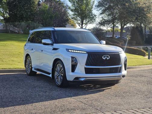 2026 INFINITI QX80 Luxe