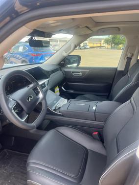 Black Obsidian 2026 INFINITI QX80 Luxe