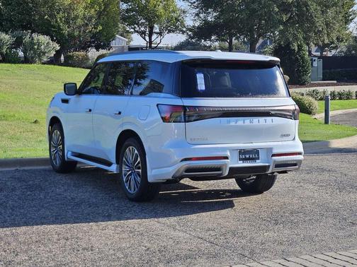 2026 INFINITI QX80 Luxe