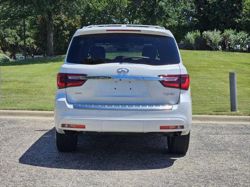 2024 INFINITI QX80 SENSORY AWD