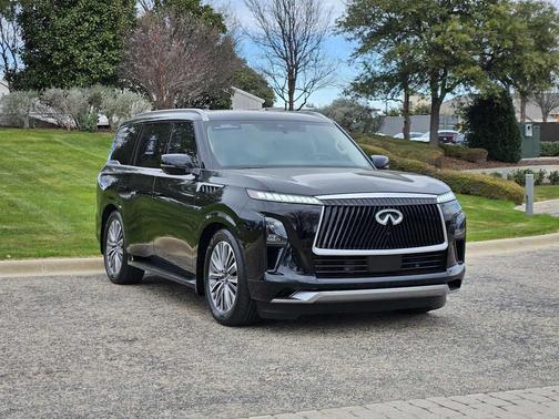 2026 INFINITI QX80 Luxe