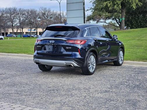 2023 INFINITI QX50 LUXE
