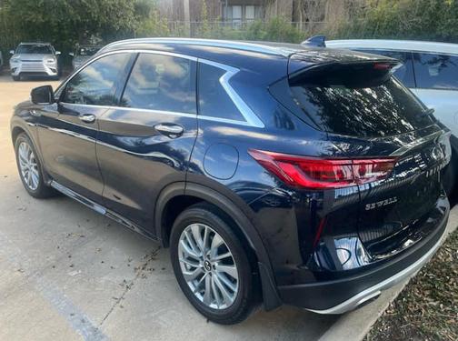 2023 INFINITI QX50 LUXE