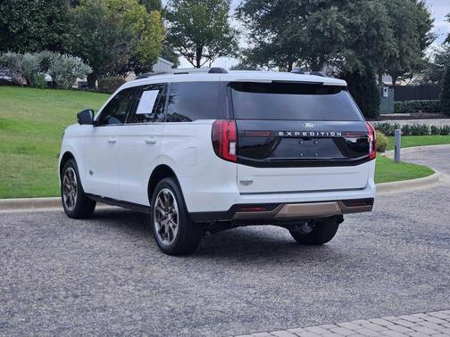 2025 Ford Expedition King Ranch