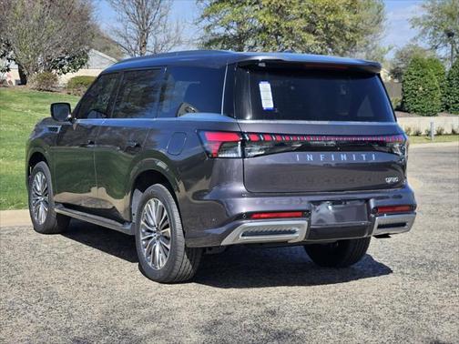 2025 INFINITI QX80 Luxe