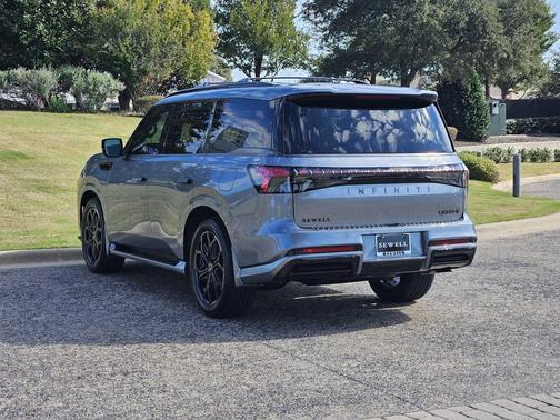 2026 INFINITI QX80 SPORT