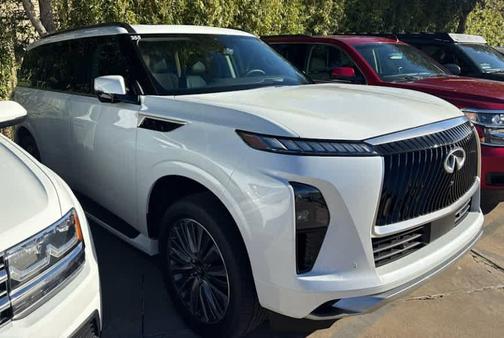 2025 INFINITI QX80 Luxe