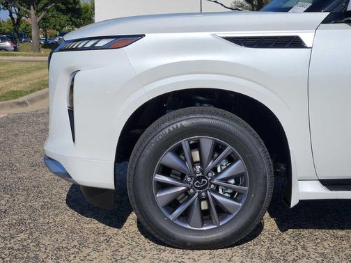 2026 INFINITI QX80 PURE