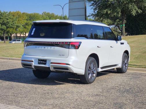 2026 INFINITI QX80 PURE