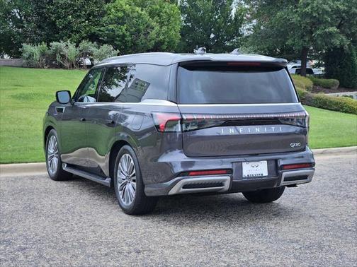 2025 INFINITI QX80 Luxe
