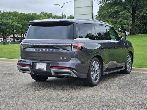 2025 INFINITI QX80 Luxe