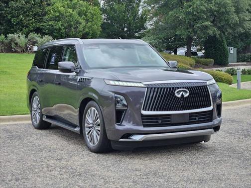 2025 INFINITI QX80 Luxe