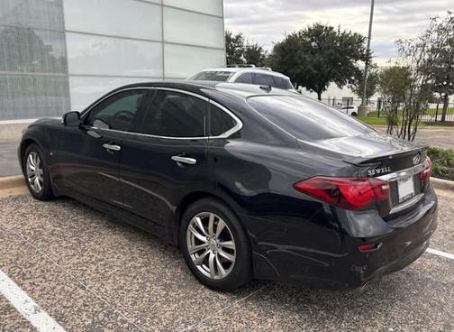 2017 INFINITI Q70 3.7