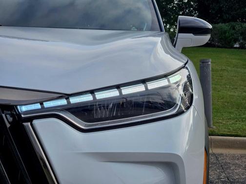 Radiant White/Black Obsidian 2027 INFINITI QX60 AUTOGRAPH
