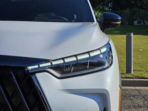 Radiant White 2026 INFINITI QX60 SPORT AWD