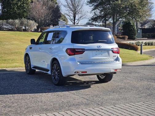 2024 INFINITI QX80 SENSORY AWD
