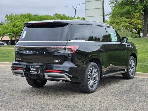 2025 INFINITI QX80 Luxe