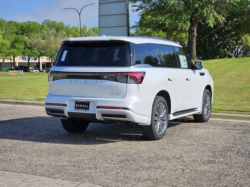 Radiant White 2026 INFINITI QX80 Luxe