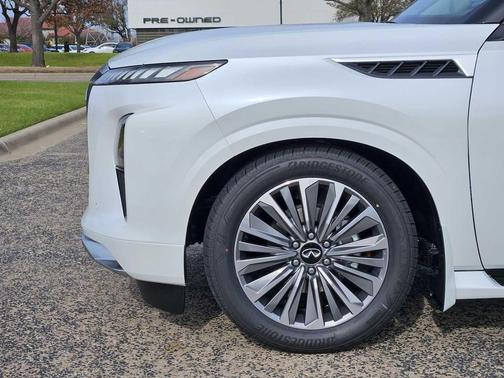 2026 INFINITI QX80 Luxe