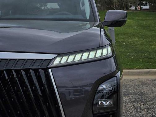 2025 INFINITI QX80 Luxe