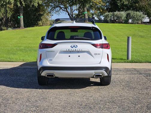 2025 INFINITI QX50 Luxe AWD