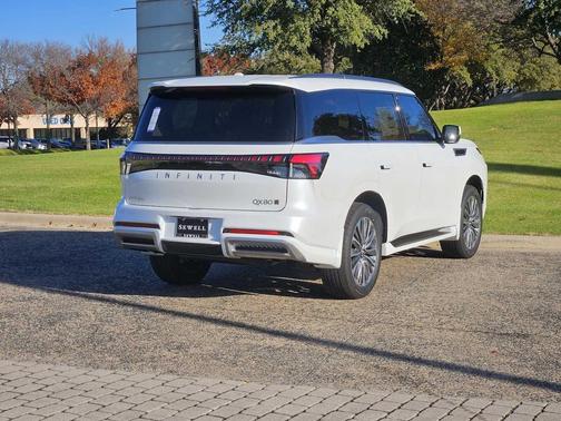 2026 INFINITI QX80 Luxe