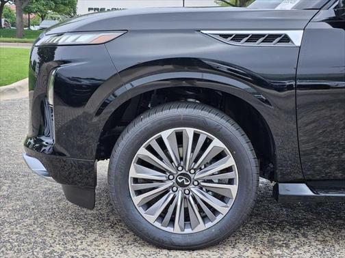2025 INFINITI QX80 Luxe