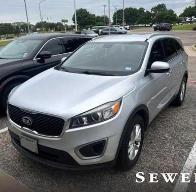 Sparkling Silver 2017 Kia Sorento 2.4L LX