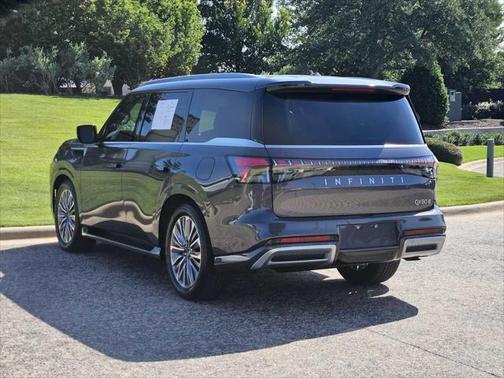 2025 INFINITI QX80 Luxe