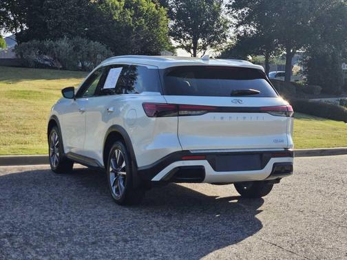 Majestic White 2023 INFINITI QX60 Luxe