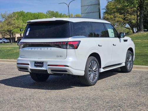 2025 INFINITI QX80 Luxe