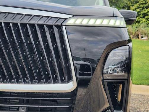 2025 INFINITI QX80 PURE