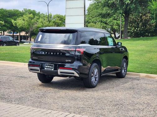 2025 INFINITI QX80 PURE