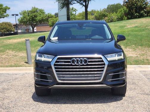 Photo 2 of 30 of 2017 Audi Q7 3.0T Premium Plus