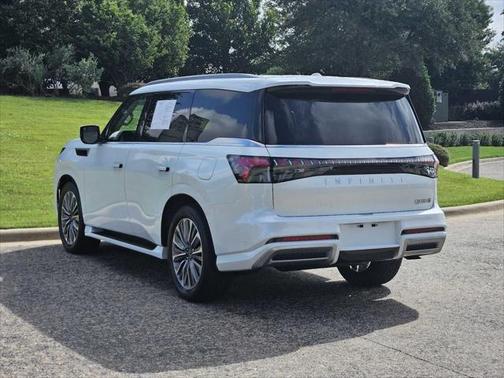 2025 INFINITI QX80 SENSORY AWD
