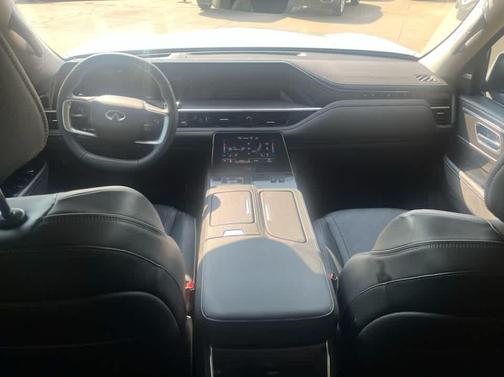 2025 INFINITI QX80 Luxe