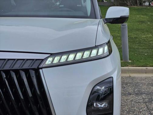 2025 INFINITI QX80 SENSORY AWD
