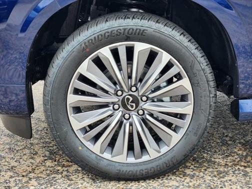 2025 INFINITI QX80 Luxe
