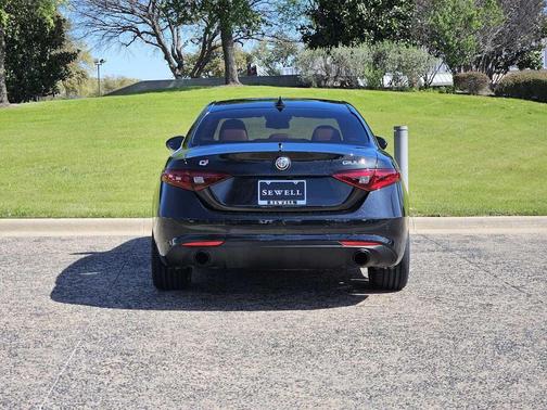 2022 Alfa Romeo Giulia Ti