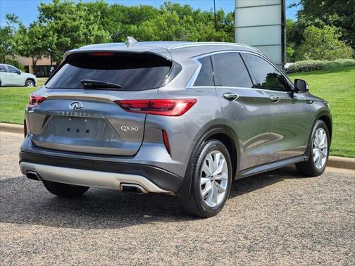 2021 INFINITI QX50 LUXE