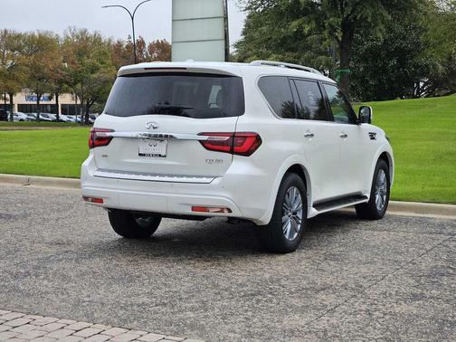 2024 INFINITI QX80 Luxe