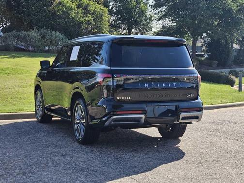 Black Obsidian 2026 INFINITI QX80 Luxe