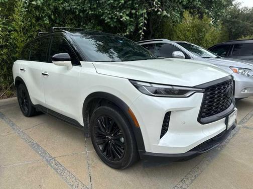 Majestic White/Black Obsidian 2023 INFINITI QX60 AUTOGRAPH