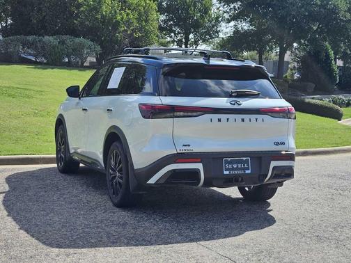 Majestic White/Black Obsidian 2023 INFINITI QX60 AUTOGRAPH