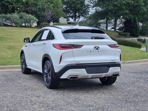 Radiant White 2025 INFINITI QX55 SENSORY