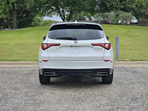Platinum White Pearl 2024 Acura MDX Standard