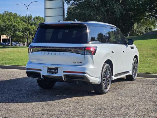 Radiant White/Black Obsidian 2027 INFINITI QX80 AUTOGRAPH