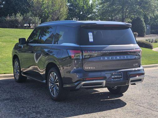 2025 INFINITI QX80 Luxe