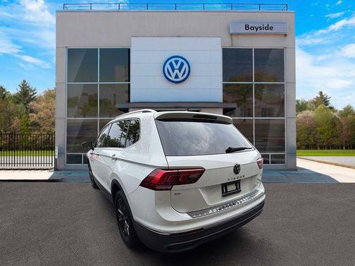 Pure White 2024 Volkswagen Tiguan 2.0T SE 4MOTION