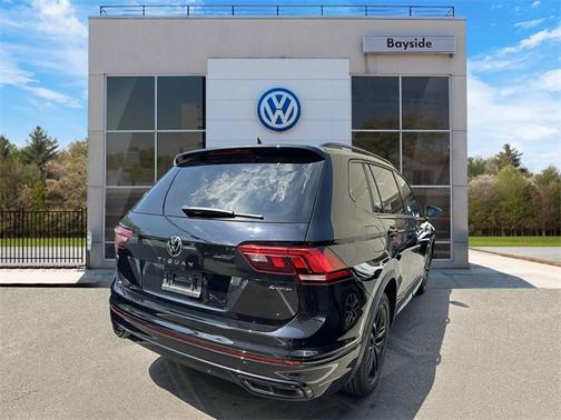 2022 Volkswagen Tiguan 2.0T SE R-Line Black